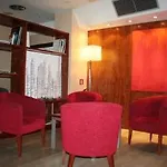 Ferney Republique Hotel