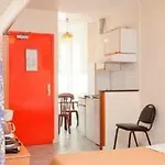Hotel Ferney Republique Paryż