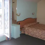 Hotel Ferney Republique Paryż