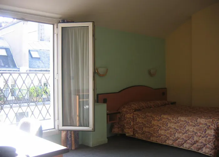 Hotel Ferney Republique *