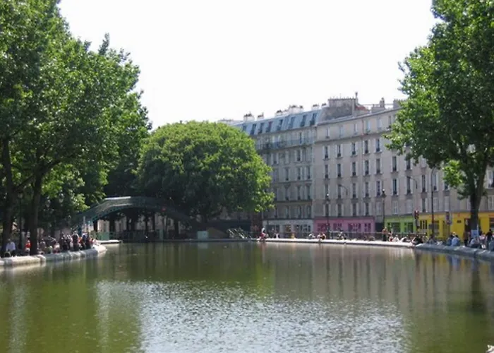 Ferney Republique Hotel