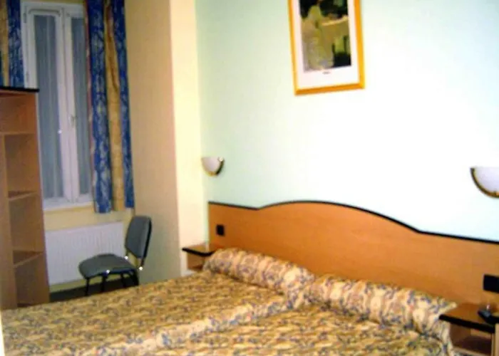 Ferney Republique Hotel