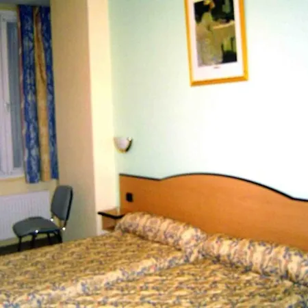Hotel Ferney République *