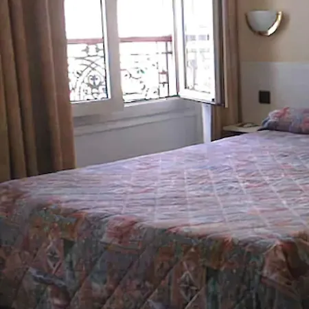 Ferney République Hotel