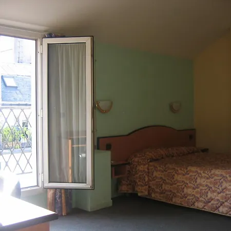Hotel Ferney République *