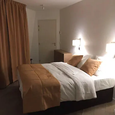 Ferney République Hotel