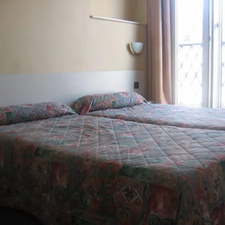 Hotel Ferney Republique *