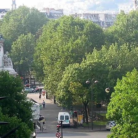 Ferney République Hotel *