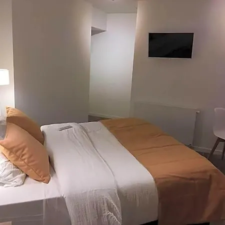 Ferney République Hotel *
