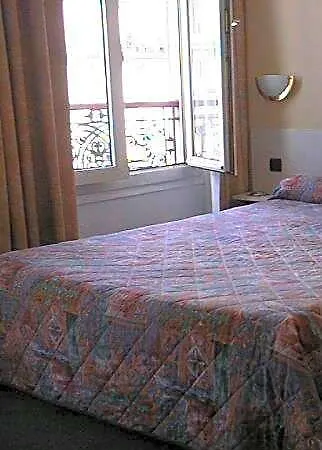 Hotel Ferney République *