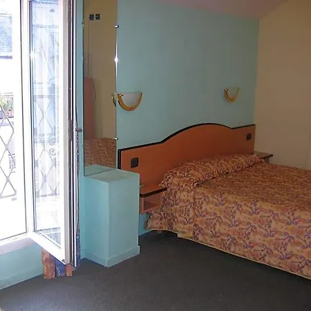 Hotel Ferney République *