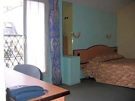 Ferney République Hotel Paris