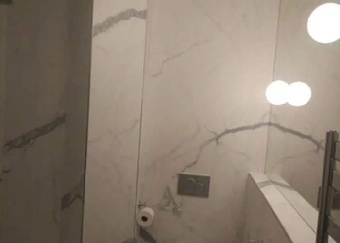 Ferney Republique * Париж