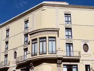 Отель Ferney Republique Париж