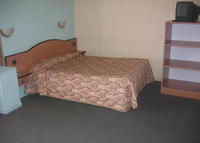 Ferney Republique * Париж