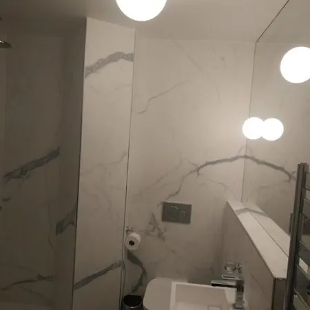 Hotel Ferney Republique *