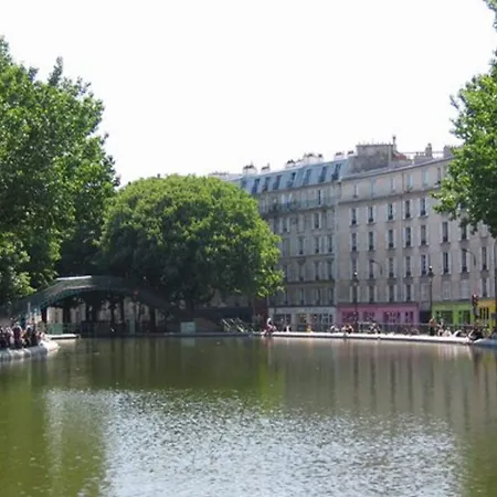 Ferney Republique Hotel